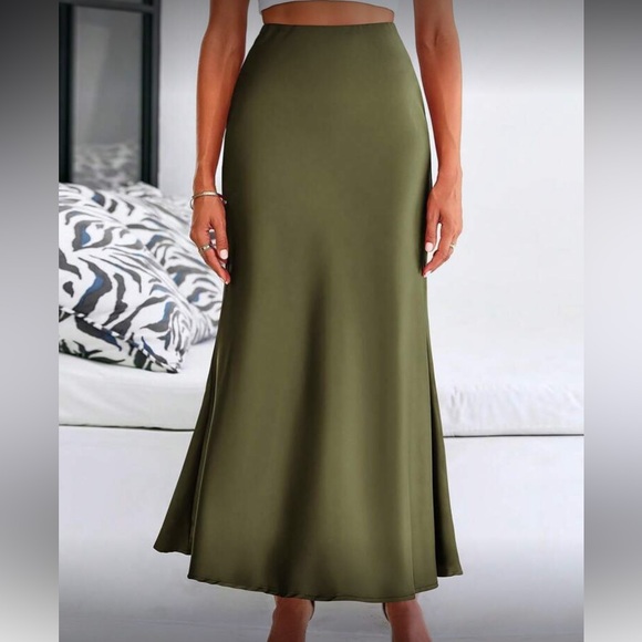 Elegant Olive Green Maxi Skirt - Picture 4 of 4